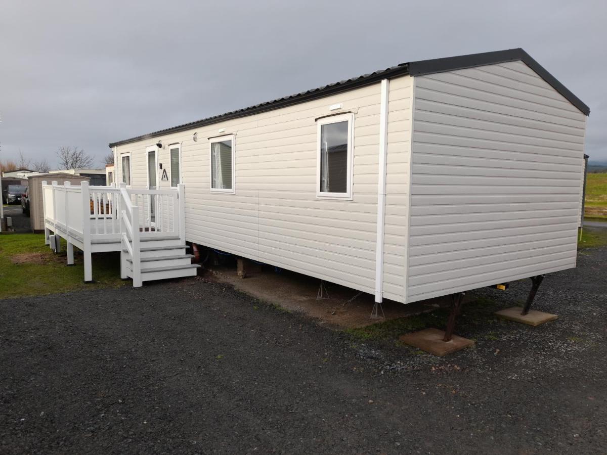 3 Bedroom Modern Caravan Sleeps up to 8 Millom Buitenkant foto