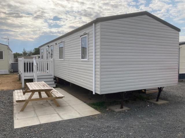 3 Bedroom Modern Caravan Sleeps up to 8 Millom Buitenkant foto