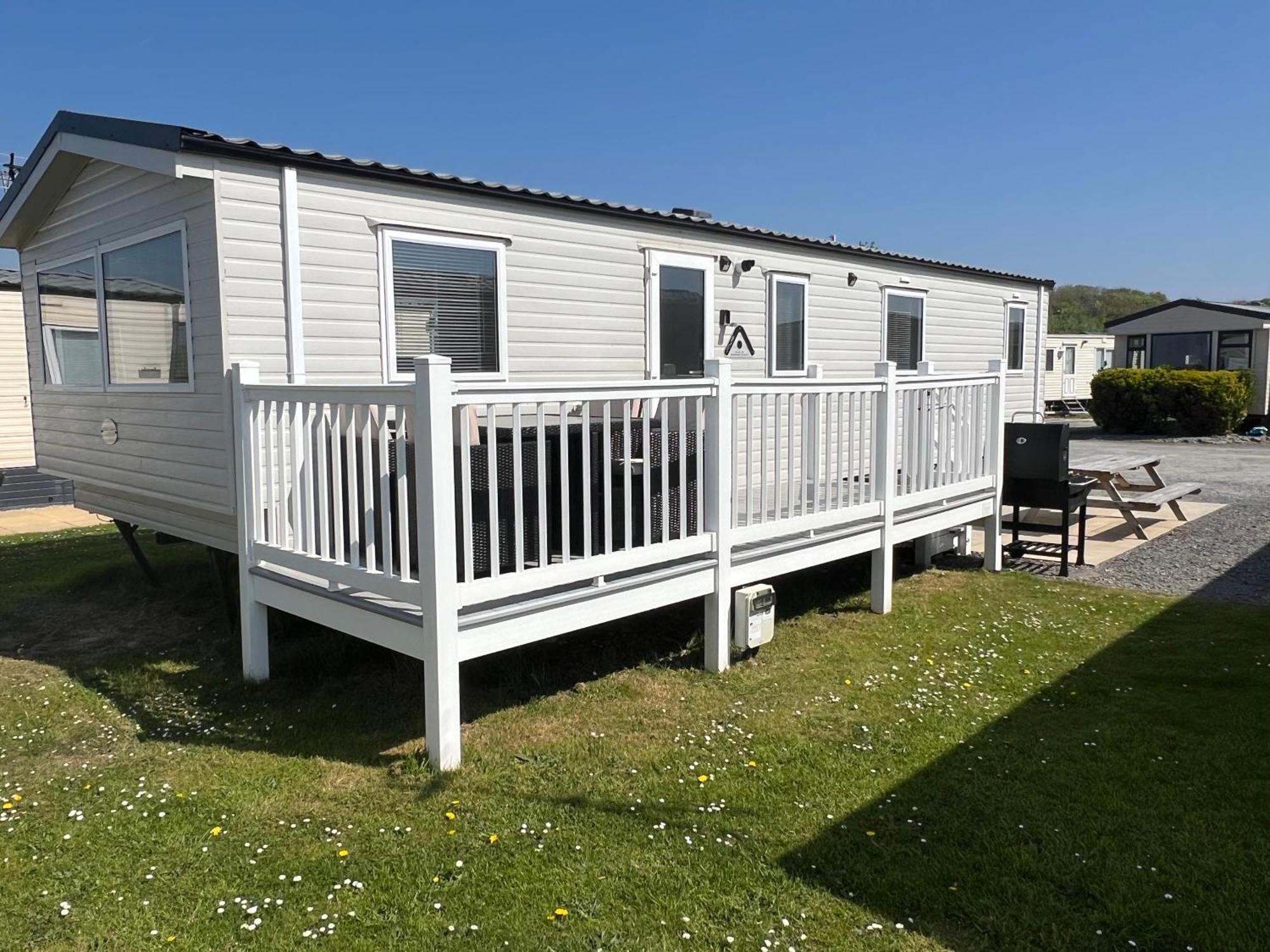 3 Bedroom Modern Caravan Sleeps up to 8 Millom Buitenkant foto